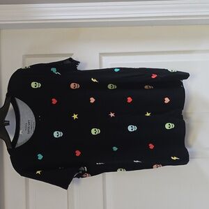 Torrid Black Skull/Heart/Star pattern shirt size 0